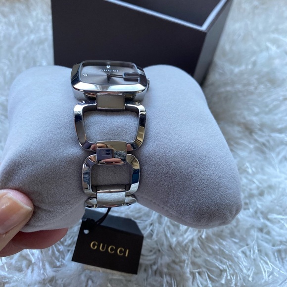 GUCCI Women’s watch G-Gucci YA125401 - Picture 7 of 10